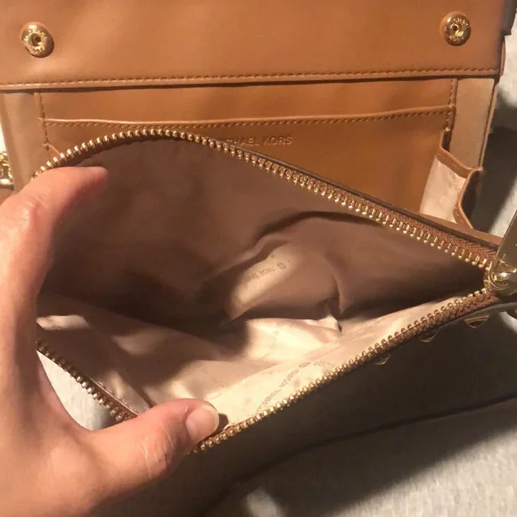 Michael Kors Bag - Picture 3 of 6